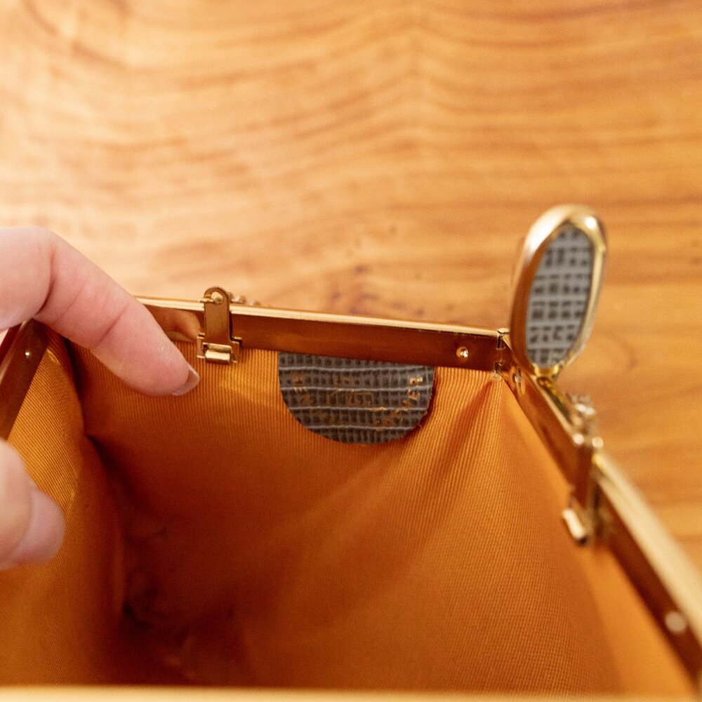 Etra 1960s Gray Vintage Genuine Leather Envelope Clutch w/ Gold Chain Retro Mod - Picture 10 of 11